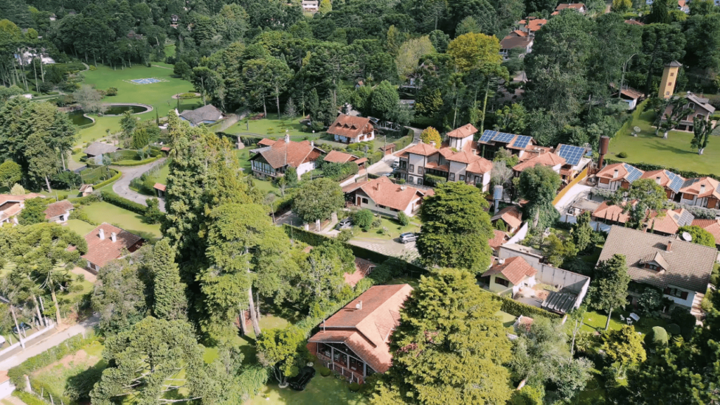 Essa cidade montanhosa que lembra a Suíça vai deixar sem fôlego