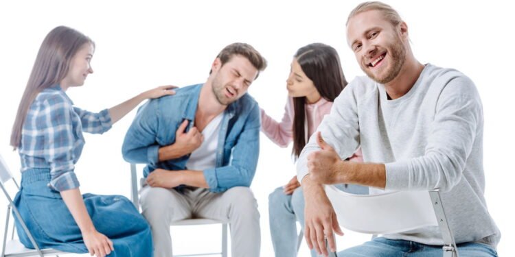 Conversar - Créditos: depositphotos.com / AndrewLozovyi