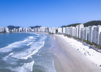 A pérola do atlântico encanta com praias paradisíacas no litoral paulista