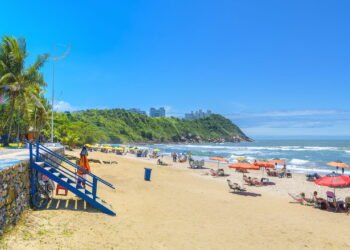 A pérola do atlântico encanta com praias paradisíacas no litoral paulista