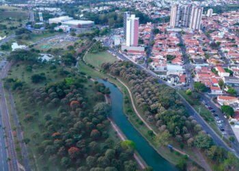 Essa cidade une calma das cidadas pequenas com estrutura de capital e vira exemplo nacional
