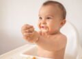 Conheça os alimentos proibidos para bebês de até 2 anos