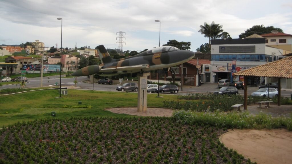 Cidade paulista surpreende com segurança e festas que conquistam turistas