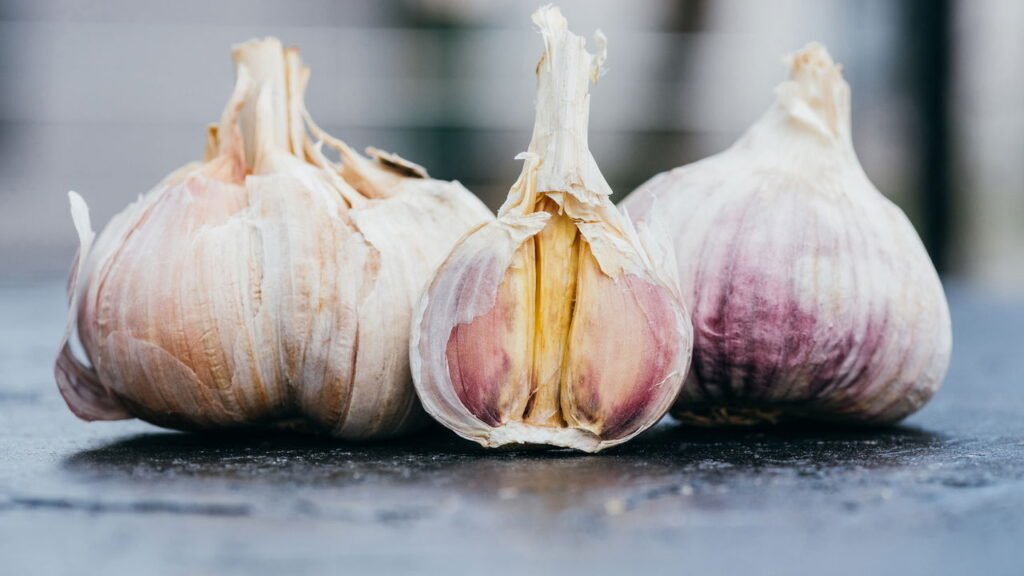 Mitos sobre o alho que você achava que eram verdade