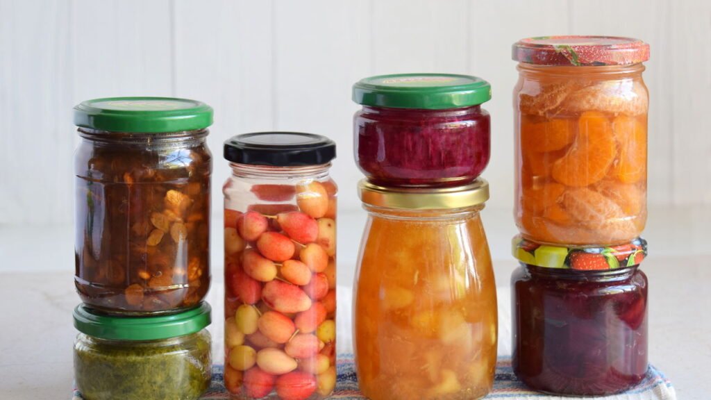 O maior erro ao abrir latas de alimentos e como evitar problemas sérios de saúde