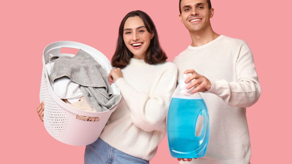 A melhor solução para manchas de alvejante em roupas queridinhas