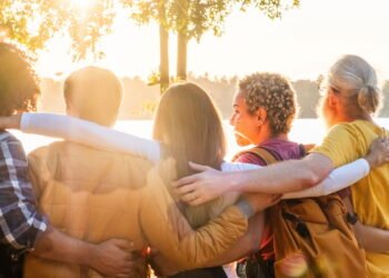 7 tipos de amigos que não valem a pena manter em sua vida