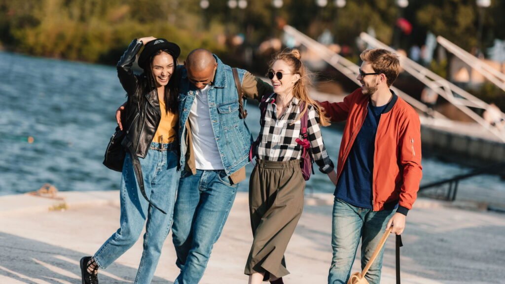 7 tipos de amigos que não valem a pena manter em sua vida