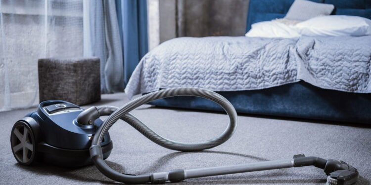 Coisas que você faz errado ao usar o aspirador de pó — e como melhorar a limpeza