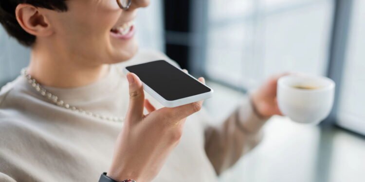 O que significa preferir enviar áudios e não fazer ligações, segundo a psicologia