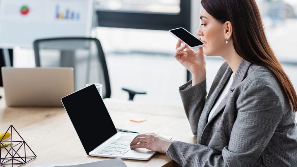 O que significa preferir enviar áudios e não fazer ligações, segundo a psicologia