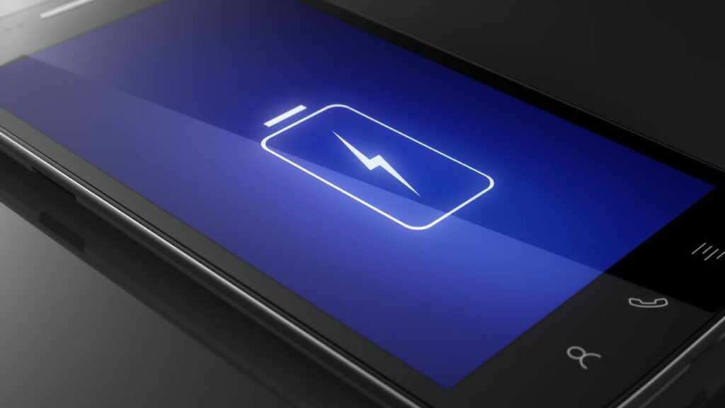 5 erros mais comuns que estragam a bateria do celular no dia a dia