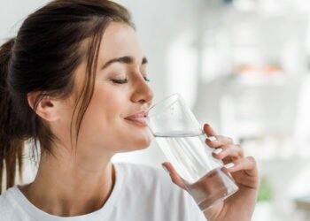 7 motivos para aumentar o consumo de água durante a onda de calor