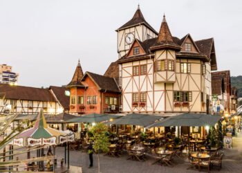 Esta cidade alemã em SC tem qualidade de vida e festa que atrai o Brasil inteiro