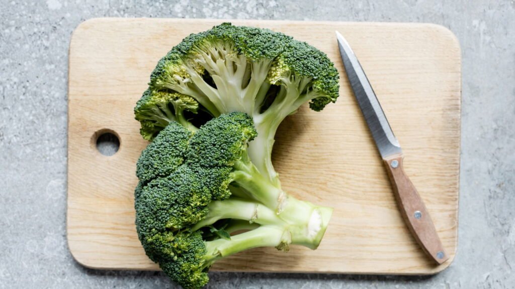 Essa receita com brócolis é tão gostosa que ninguém percebe o legume