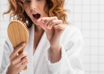 O melhor penteado para esconder cabelos brancos sem usar tinta