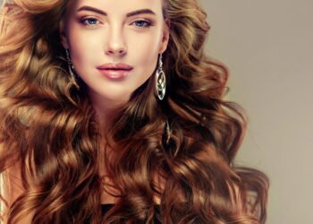 Cabelos cacheados com definição, hidratação e leveza sem gastar muito