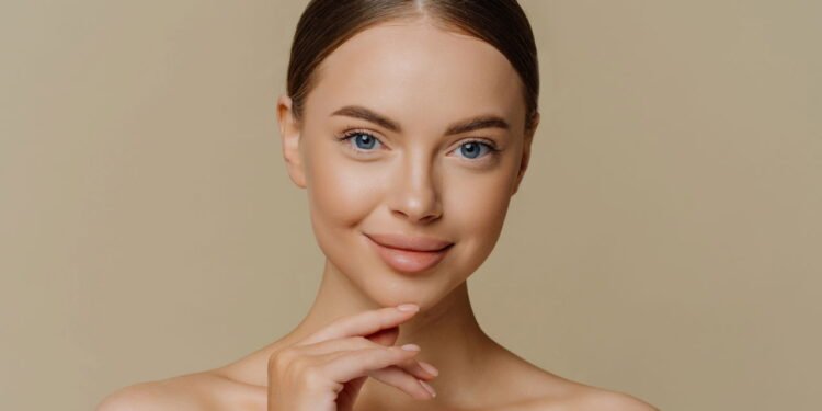 O que significa usar o cabelo partido ao meio, segundo a psicologia