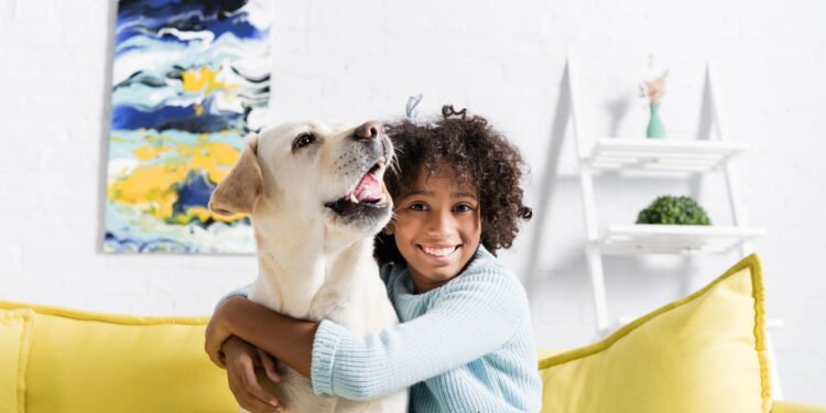 3 fatores que fazem cães latirem só para algumas pessoas segundo especialistas
