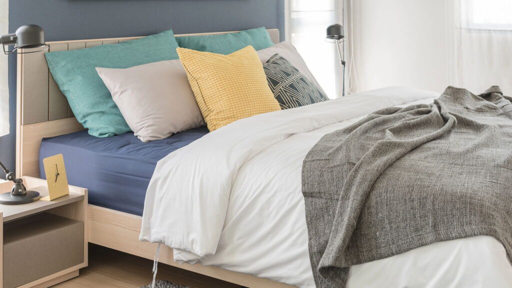 O que você nunca deve colocar embaixo da cama, segundo o Feng Shui