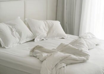 O que a psicologia diz sobre quem deixa a cama desarrumada