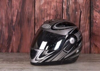 Como lavar capacete de moto por dentro sem estragar o forro