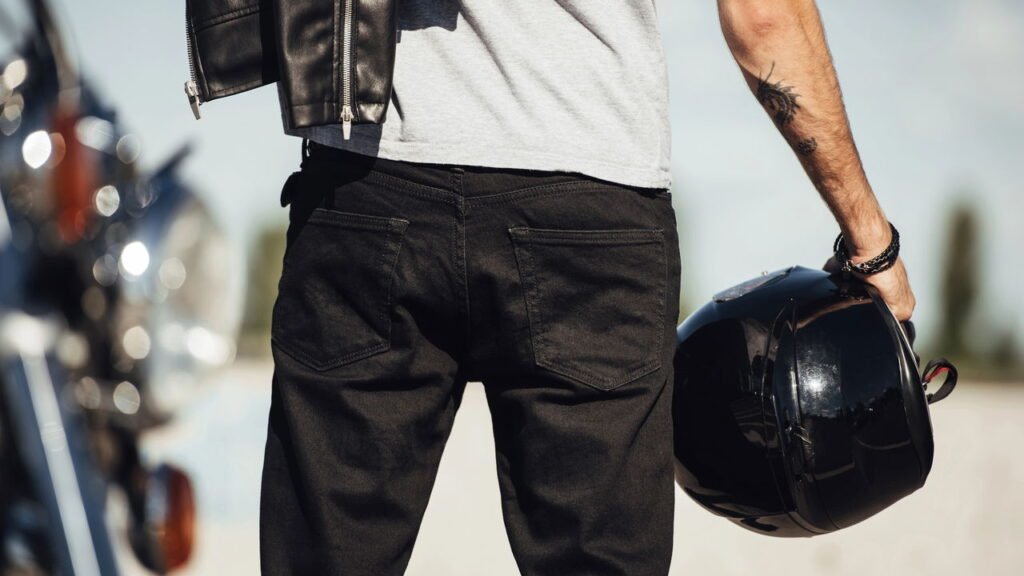 Como lavar capacete de moto por dentro sem estragar o forro