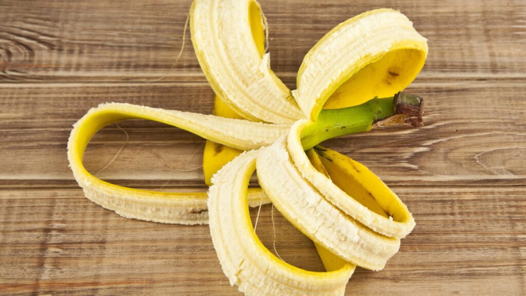 O uso da casca de banana que ninguém conta e pode facilitar sua vida