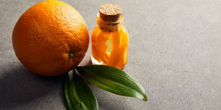 O truque mais eficiente com casca de laranja para afastar insetos