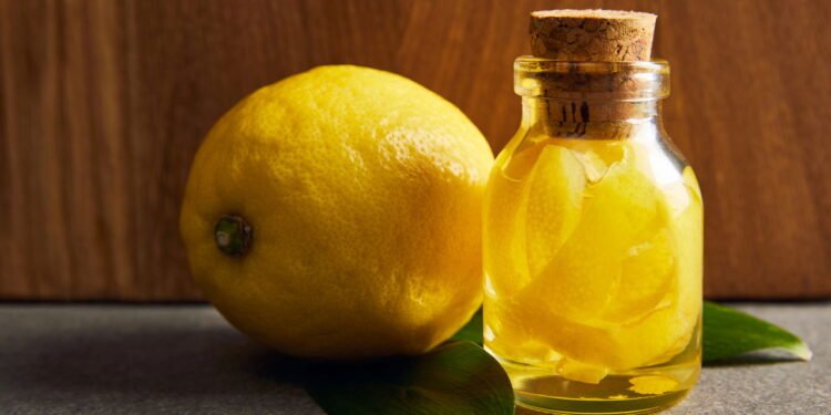 O truque mais prático com casca de limão para perfumar a casa