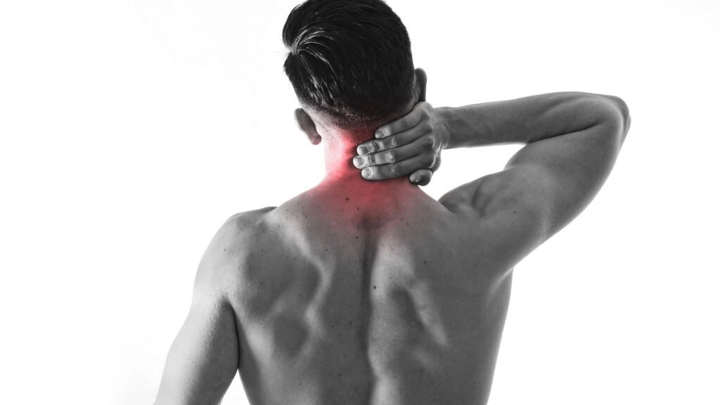Cervicalgia é o novo alerta de saúde entre quem usa celular diariamente