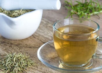 5 Chás que protegem o Fígado e eliminam toxinas