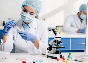 Estudo revela a quantidade chocante de plástico que respiramos todos os dias