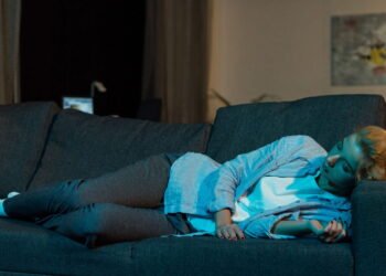 3 riscos de cochilos longos na terceira idade e como evitar problemas