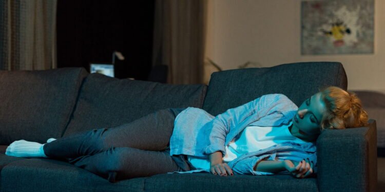 3 riscos de cochilos longos na terceira idade e como evitar problemas