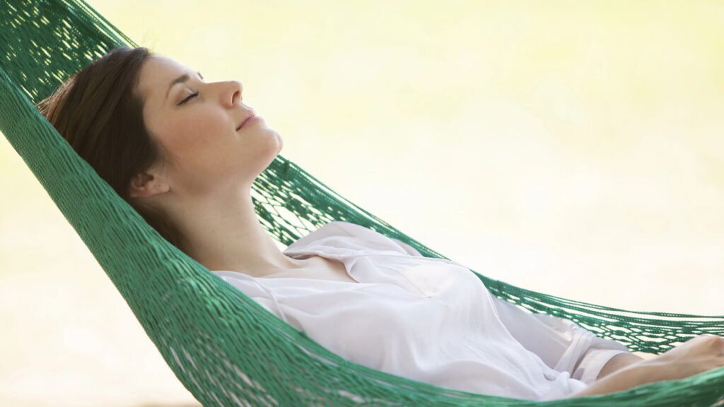 3 riscos de cochilos longos na terceira idade e como evitar problemas