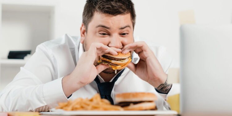 O que pode acontecer quando você come rápido demais?