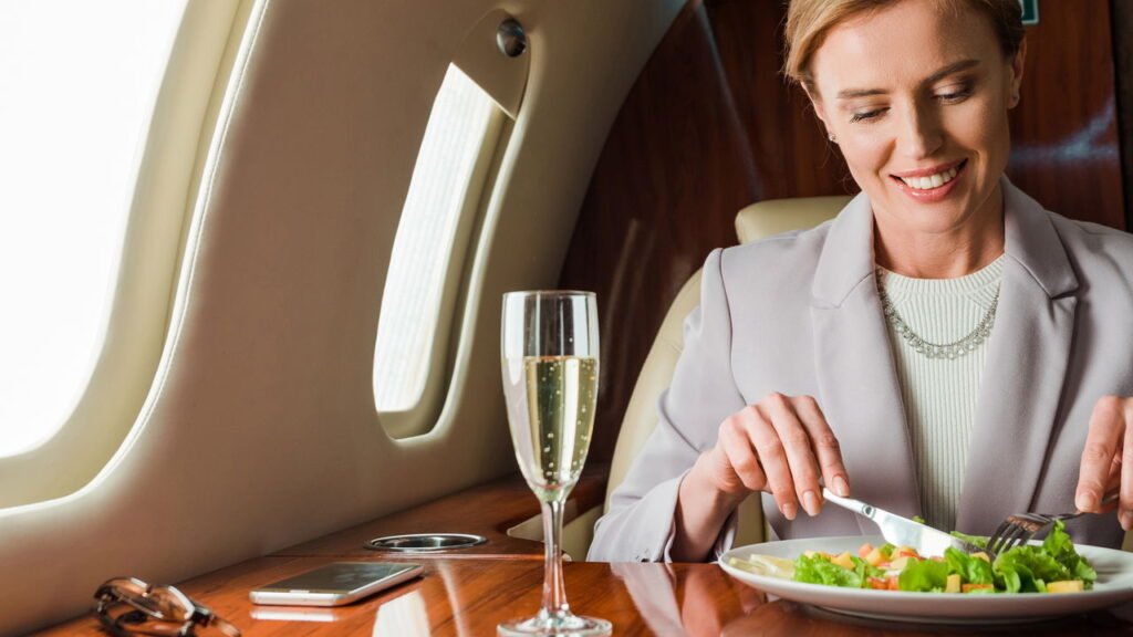 A maneira mais segura de levar alimentos no avião sem estresse