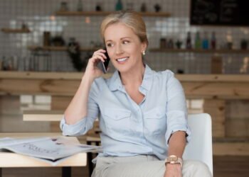 O que significa falar sozinho ou até com a parede segundo a psicologia