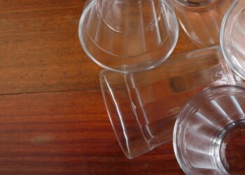 5 passos para tirar o aspecto opaco dos copos de vidro sem gastar nada