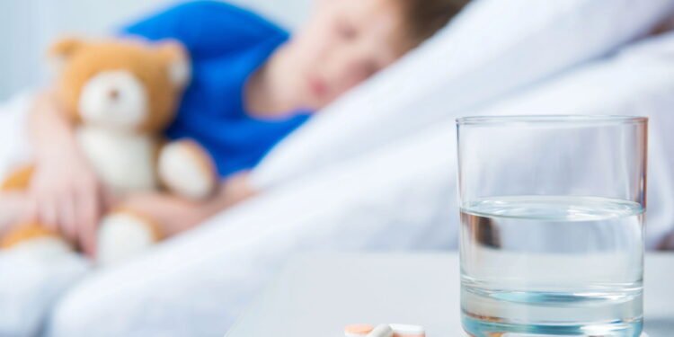 criança doente - Créditos: depositphotos.com / AlexLipa