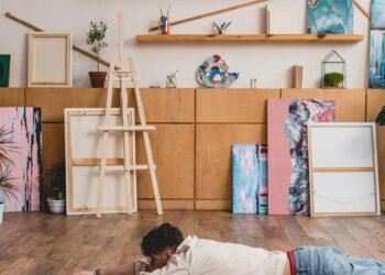 Quem tem mais de 50 anos vai se surpreender com os efeitos de deitar no chão