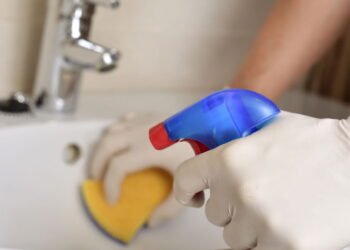 Os erros mais comuns ao usar desinfetante e por que eles reduzem a eficácia