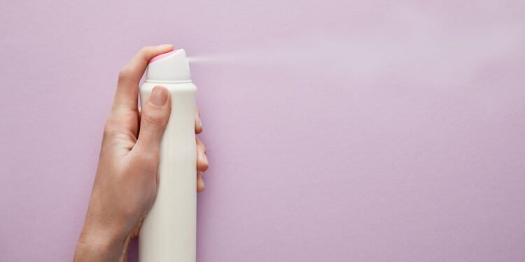 Pouca gente sabe o melhor momento de passar desodorante e isso muda tudo