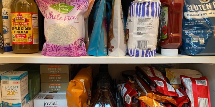 O erro mais comum na despensa que pode comprometer seus alimentos