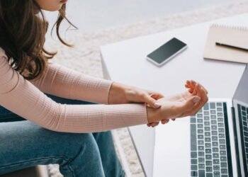 Milhares sofrem com dor no punho e não sabem o que fazer