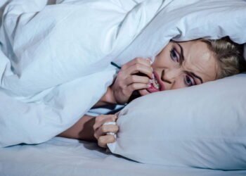 O que significa Dormir com a cabeça coberta? Segundo especialistas