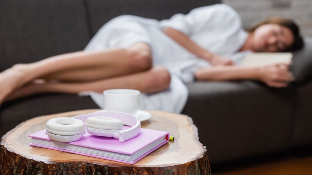 5 hábitos noturnos que prejudicam o sono e a disposição segundo especialistas