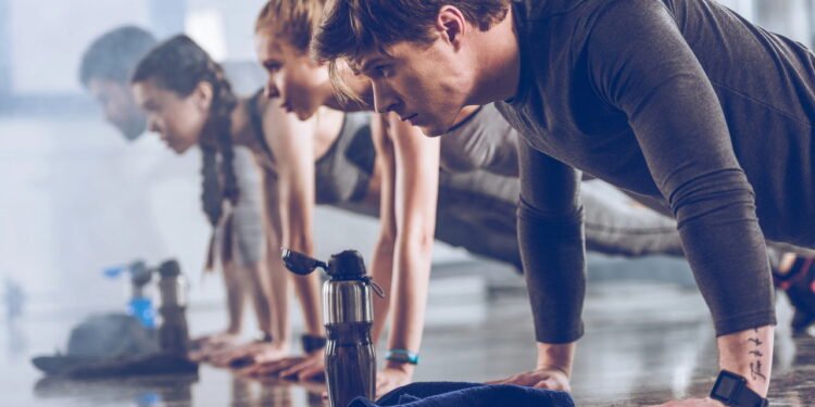 3 exercícios fáceis para treinar em qualquer lugar e ver resultado