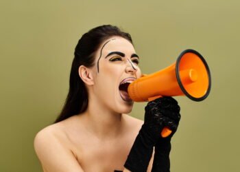 Falar em voz alta melhora a Memória, diz pesquisa